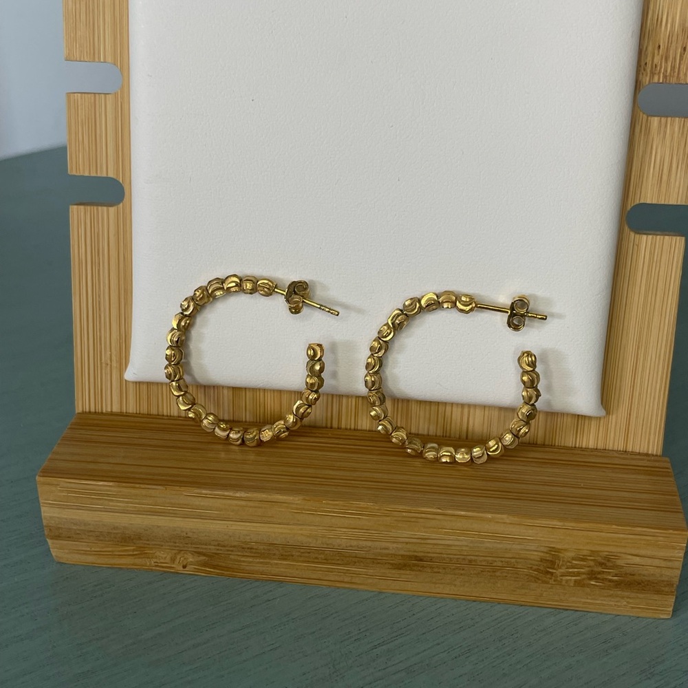 Elegant Gold Hoop Earrings